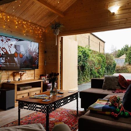 Spacious Cabin Evcharger And Free Parking Near Cambridge Exteriér fotografie
