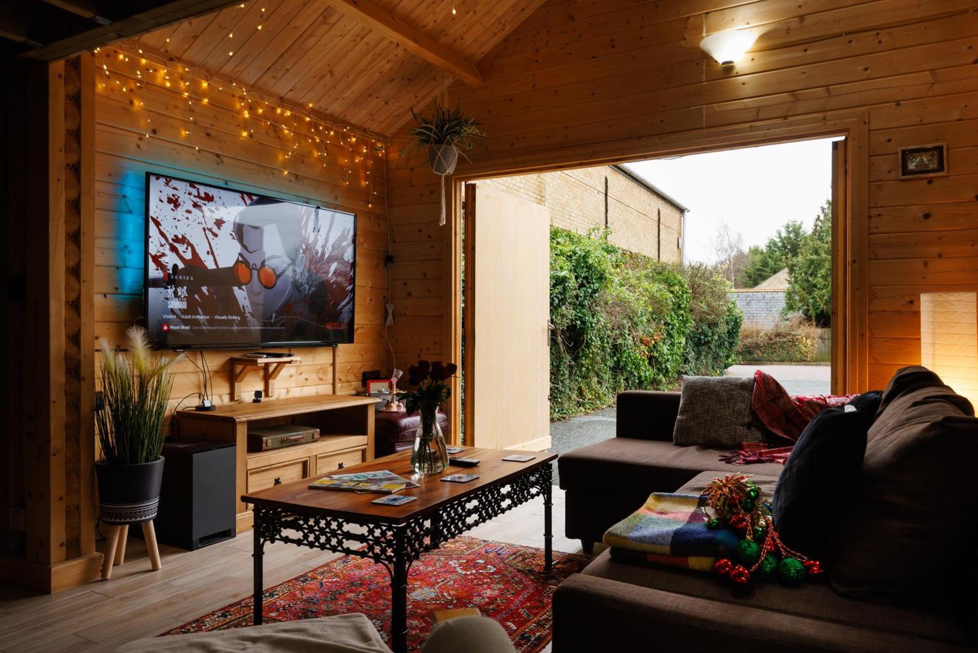 Spacious Cabin Evcharger And Free Parking Near Cambridge Exteriér fotografie