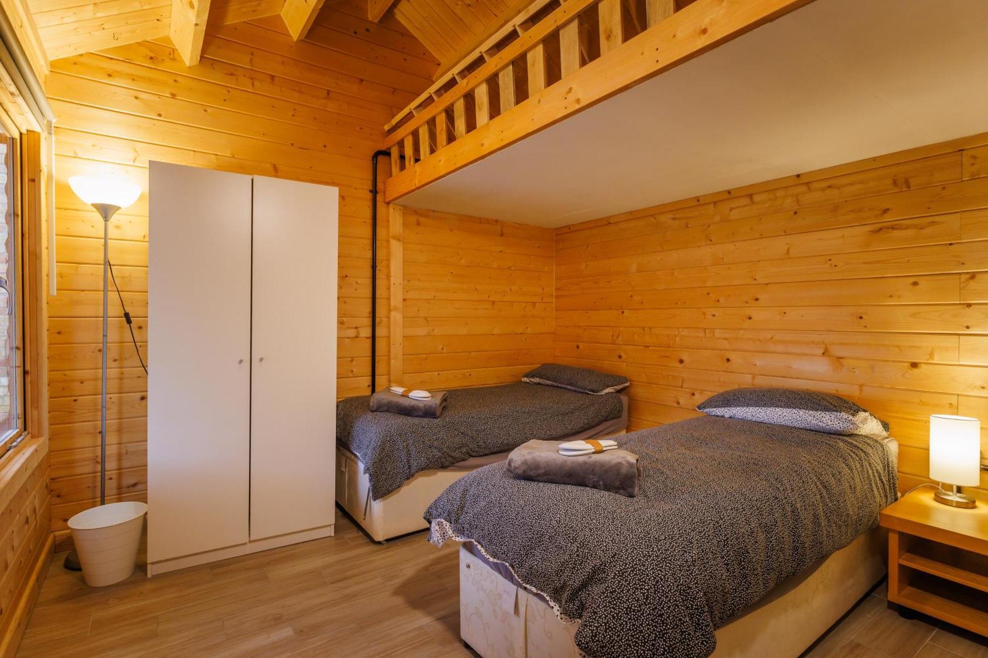 Spacious Cabin Evcharger And Free Parking Near Cambridge Exteriér fotografie